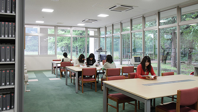 図書室（１階）